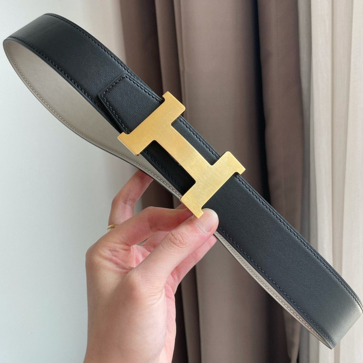 H CONTANCE BELT 38MM GOLD BUCKLE GREY BLACK LEATHER