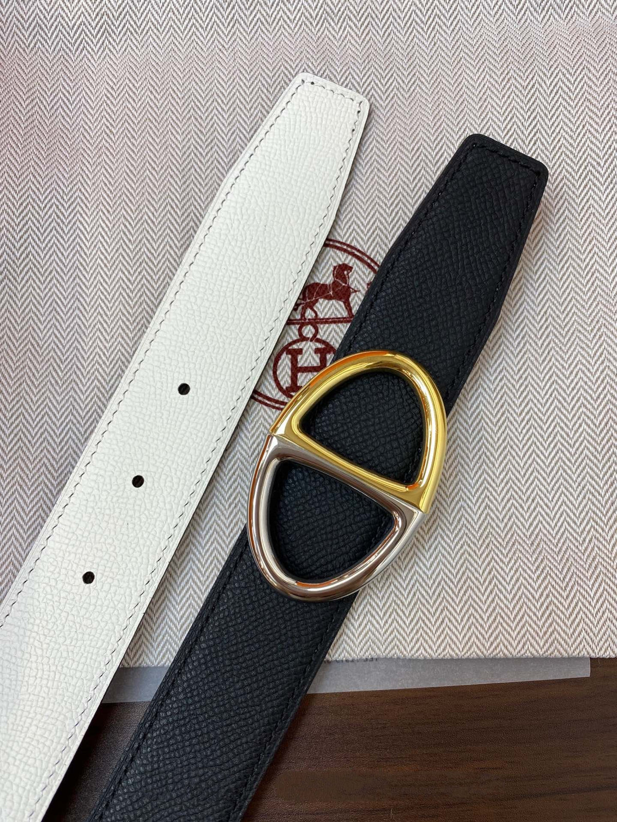 H TWIN REVERSIBLE BELT 32MM GOLD SILVER BUCKLE WHITE BLACK LEATHER