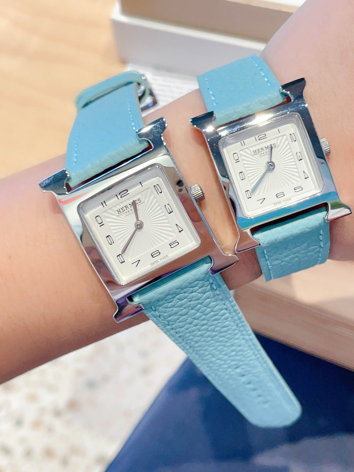 HM HEURE H 26 SILVER WHITE DIAL EPSOM LEATHER
