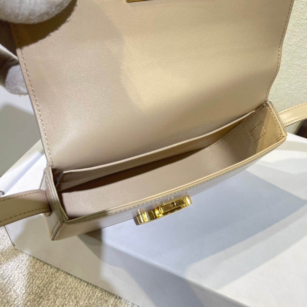classic triomphe 20 light beige calfskin gold hardware