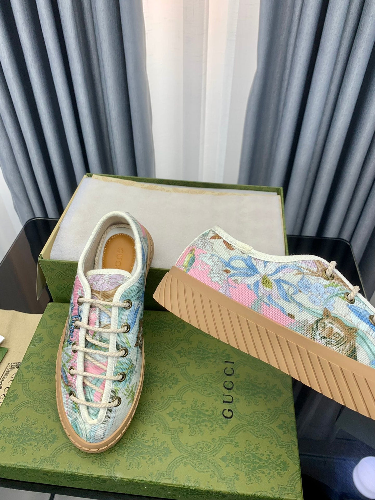 GG UNIQUE SNEAKER THICK-SOLE GRASS MOTIF CANVAS