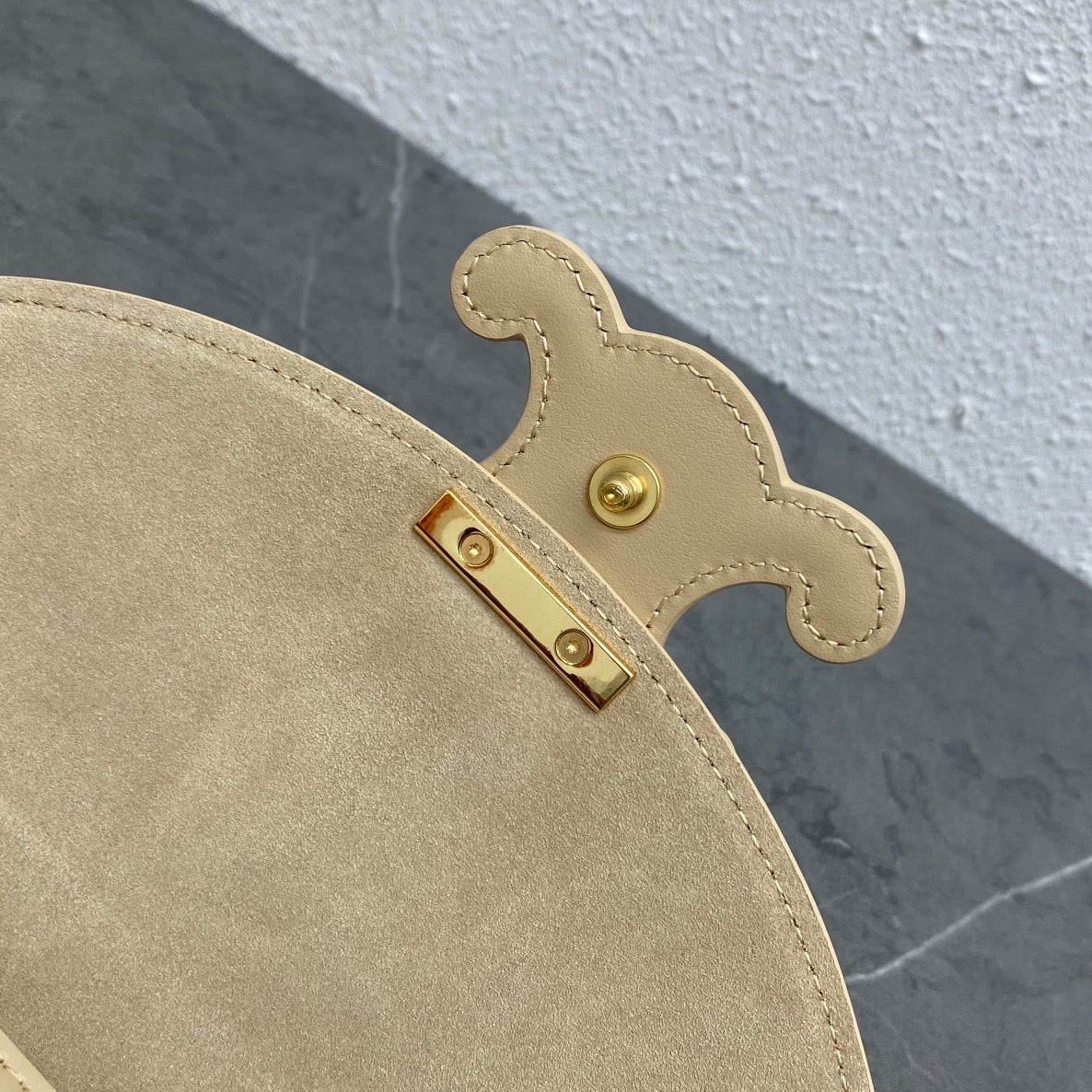 Celine Besace Cuir Bag Triomphe Beige Calfskin