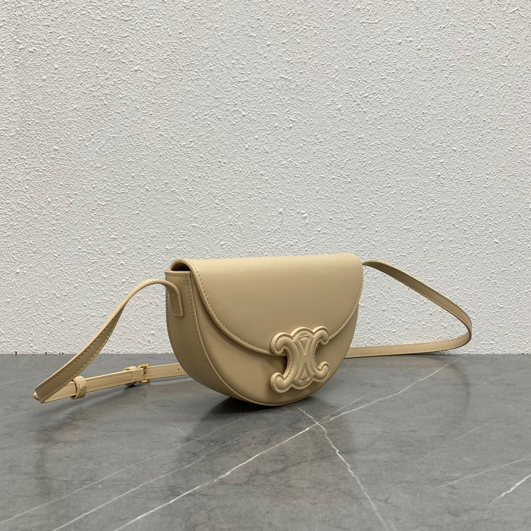 Celine Besace Cuir Bag Triomphe Beige Calfskin