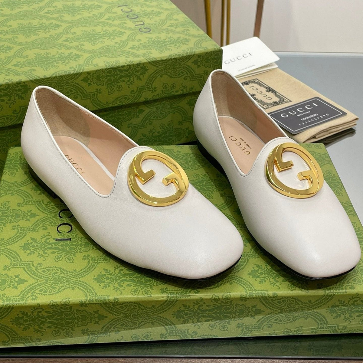 BLONDIE LOGO-PLAQUE LOAFERS IN WHITE CALFSKIN
