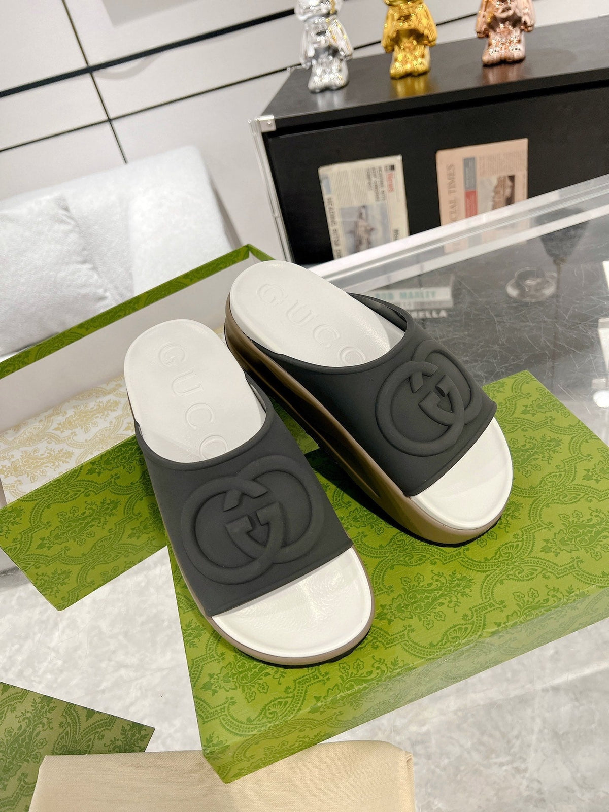 GC 25 Interlocking G 50mm Slide Sandal Jet Black White Cowhide 292381