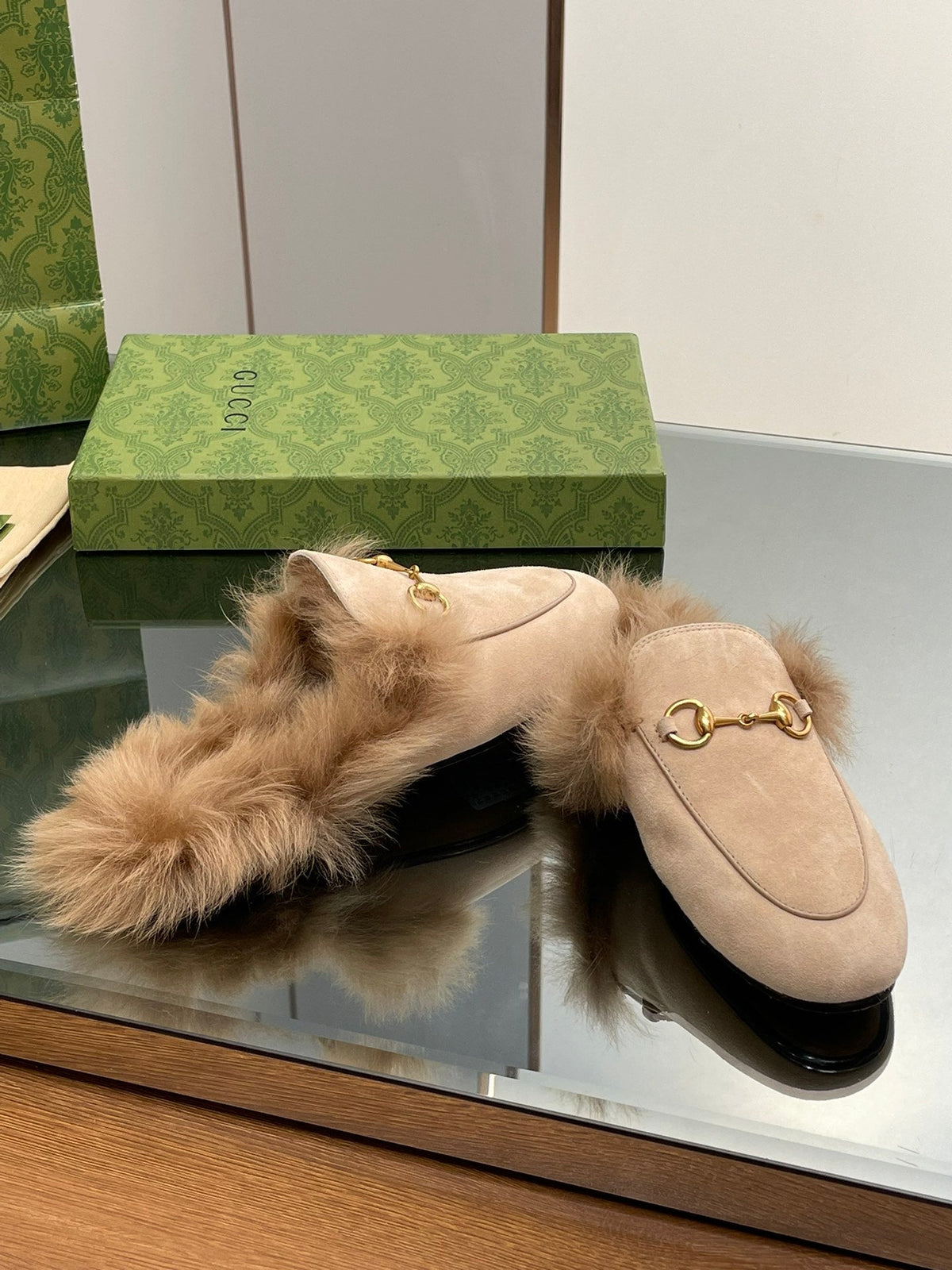 HORSEBIT MULE IN TAN BROWN SUEDE AND LAMB WOOL LINING