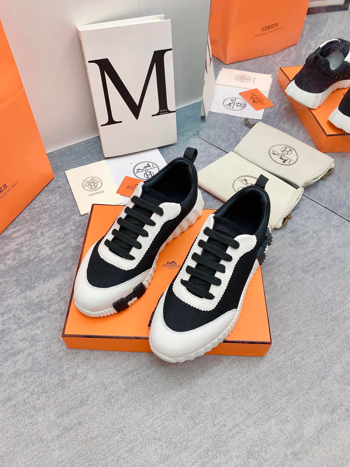 HM Bouncing Sneaker In Black Mesh Fabric 106459