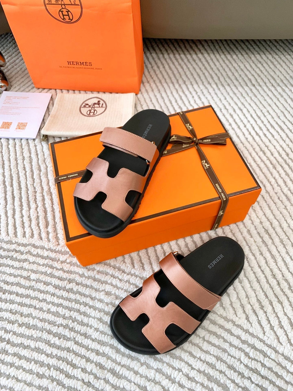 HM Chypre Sandal Shimmery Orange Pink Lambskin 963506