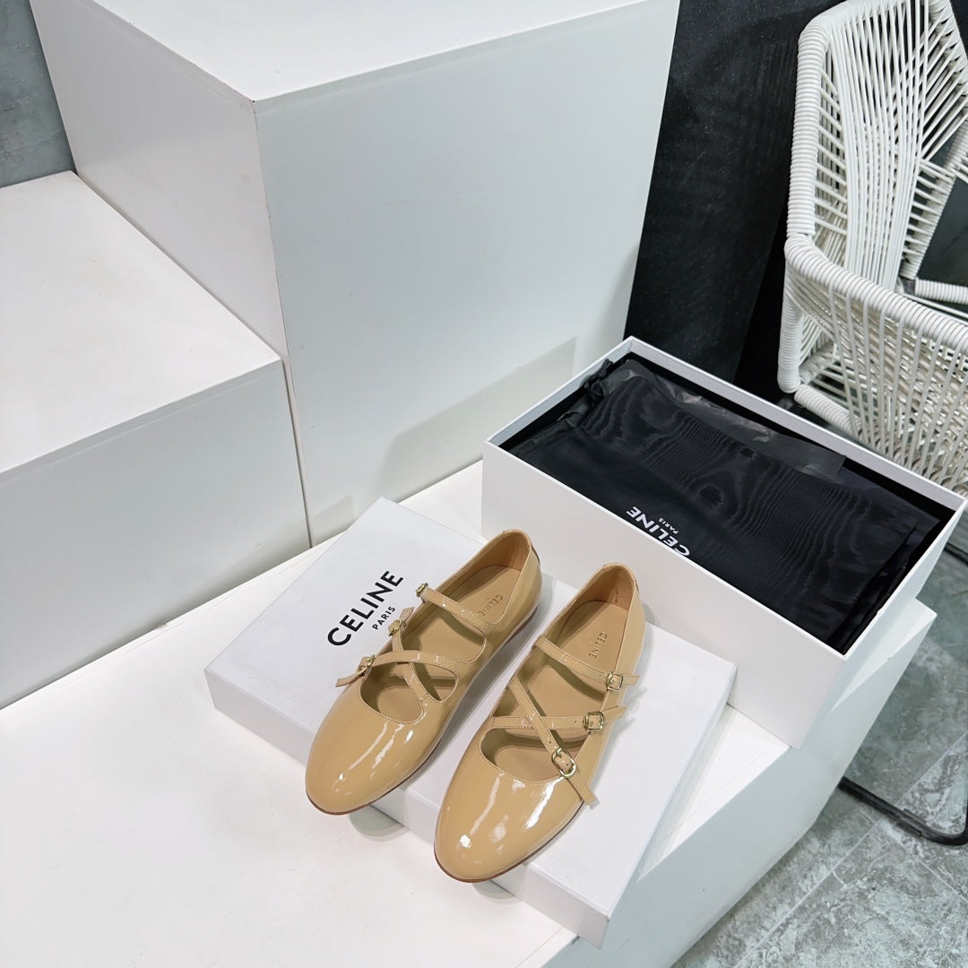 LES BALLERINES CELINE BABIES IN CAMEL BEIGE PATENT CALFSKIN