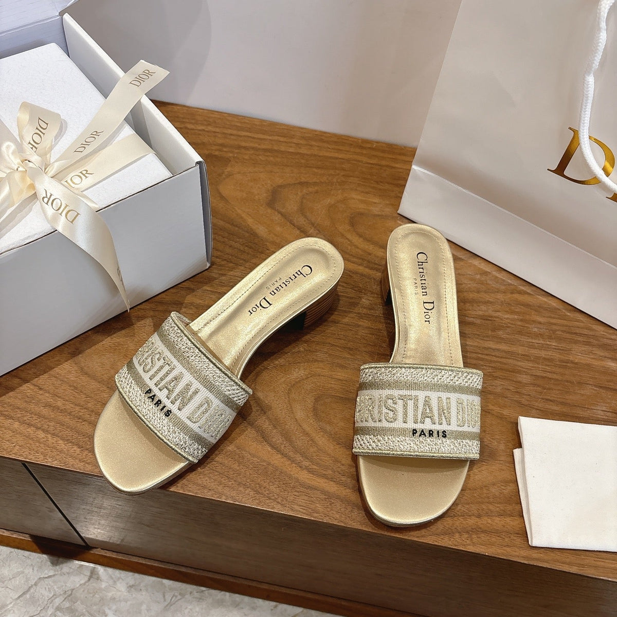 CD 26s Embroidered Sandals 45 Canvas Cowhide 685519