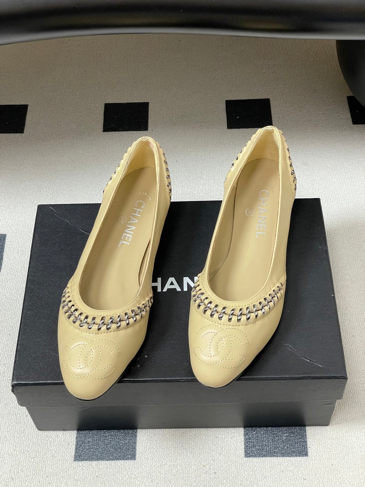 CC 2026 Embroidered Ballet Flat Sheepskin