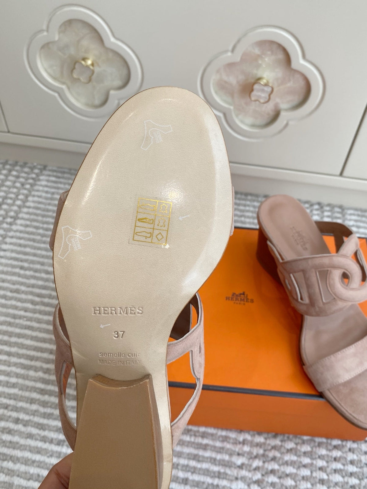 HM Lipari Sandal 7cm Light Khahi Suede 776539