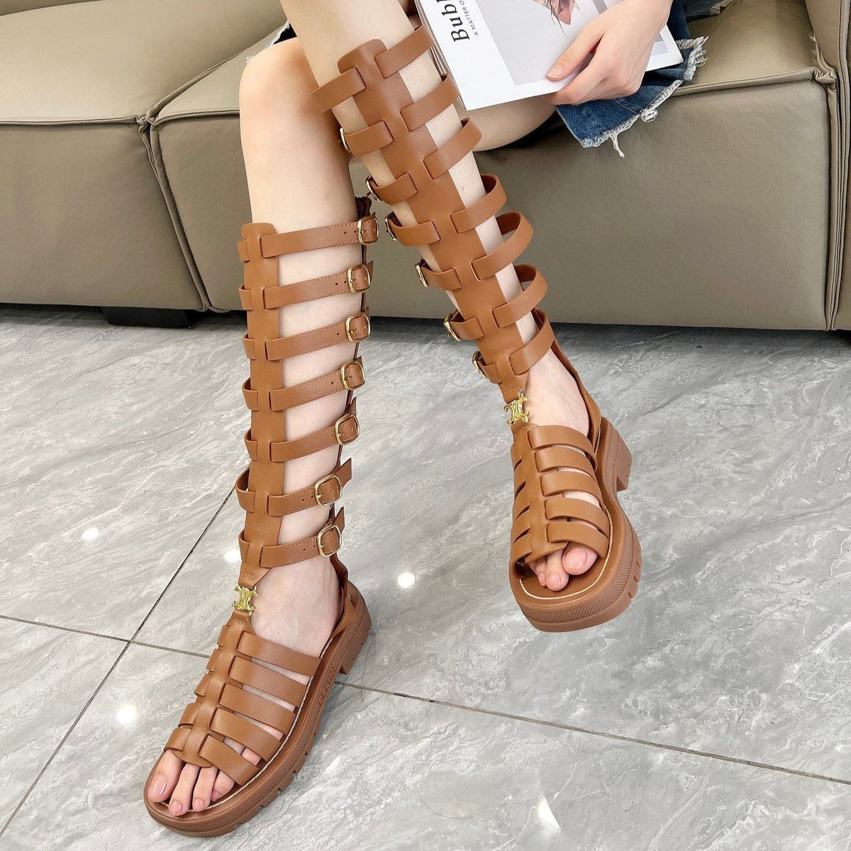 Triomphe high boots leather buckles Ginggerbread Brown