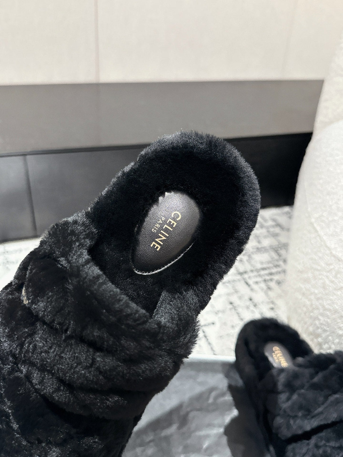 DAD SANDAL MULE IN BLACK SHEARLING