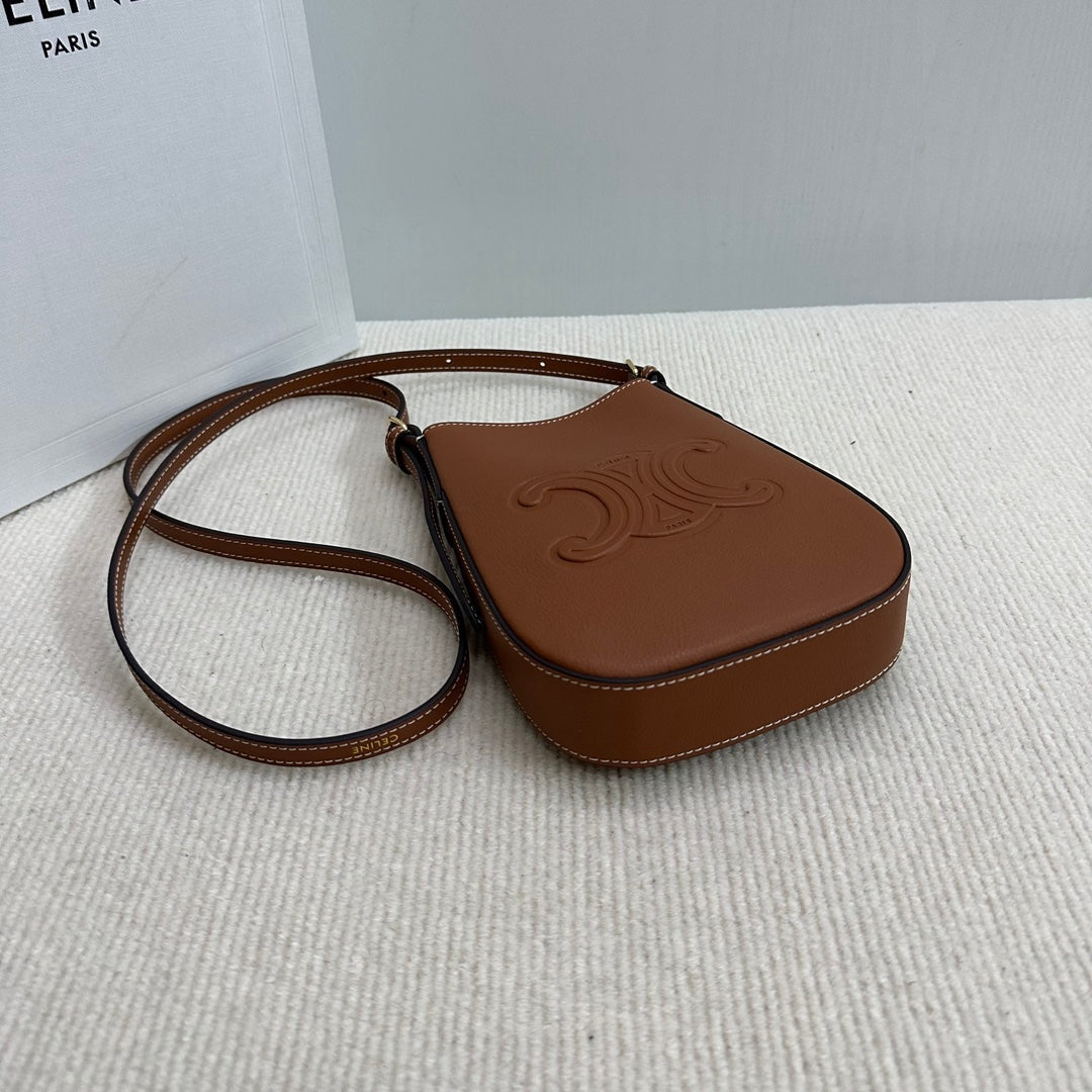 PHONE POUCH HELOISE 19 IN IRISH COFFEE SUPPLE CALFSKIN
