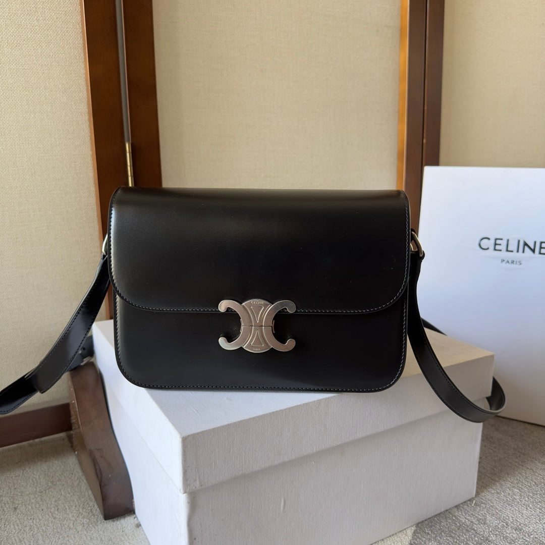 classique triomphe 22 black calfskin silver hardware