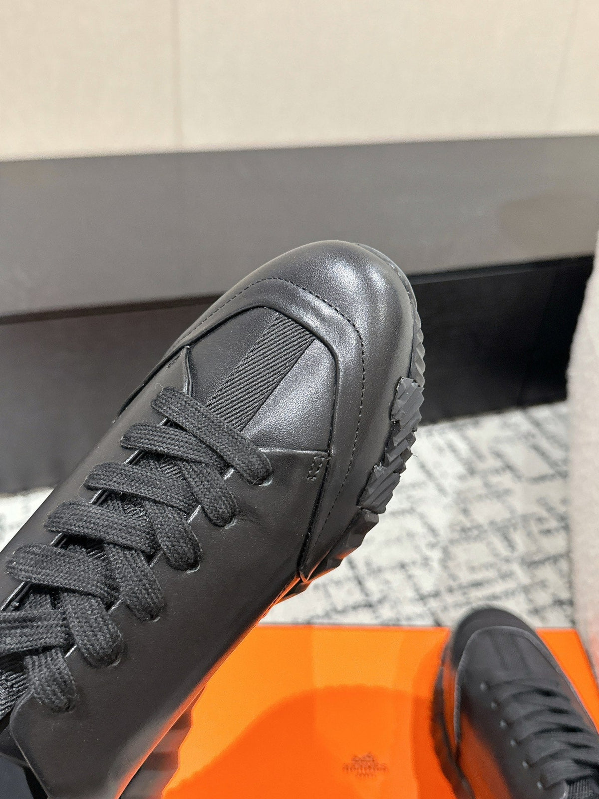 HM Jump Sneaker In Black Cowhide 985306