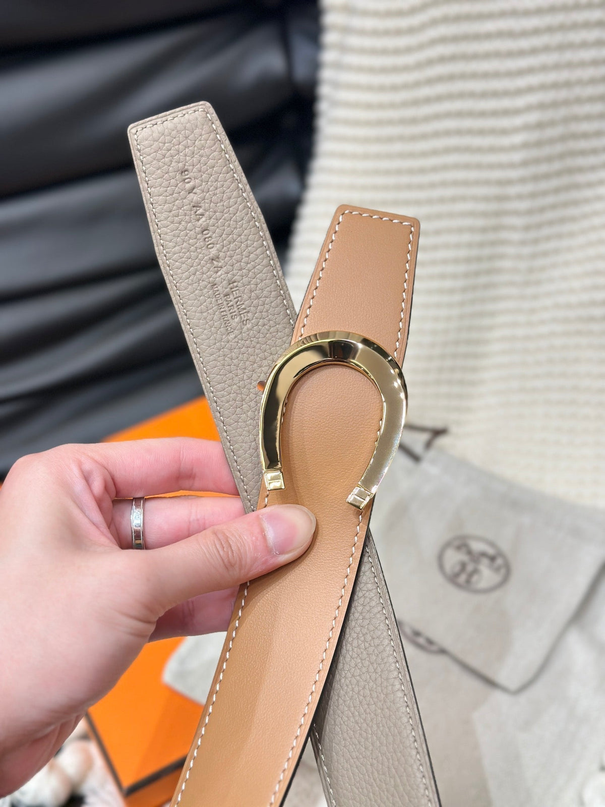 HM LUCK BELT GOLD BUCKLE & REVERSIBLE PEANUT BROWN LEATHER STRAP 38MM
