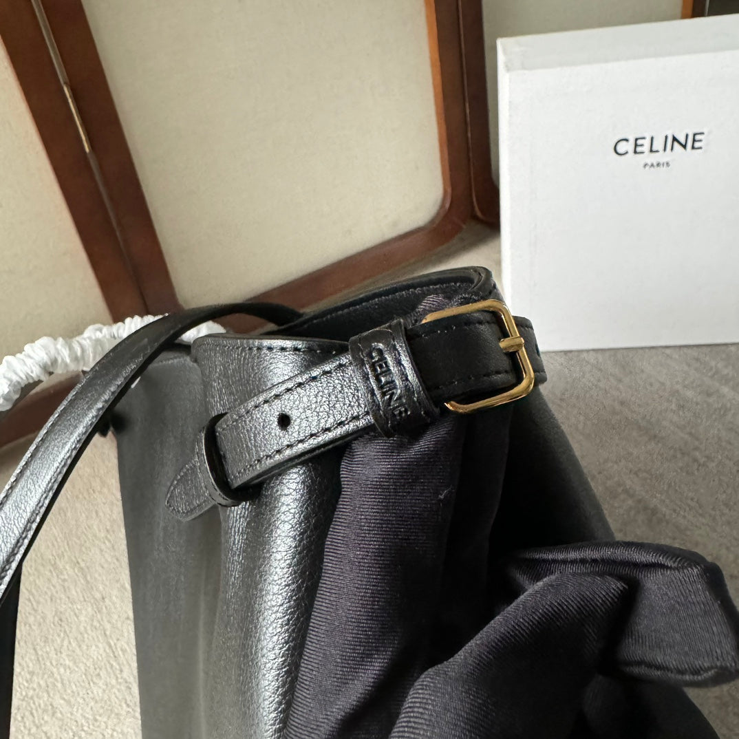 MEDIUM CABAS ANAÏS CUIR TRIOMPHE 54 IN BLACK GRAINED CALFSKIN