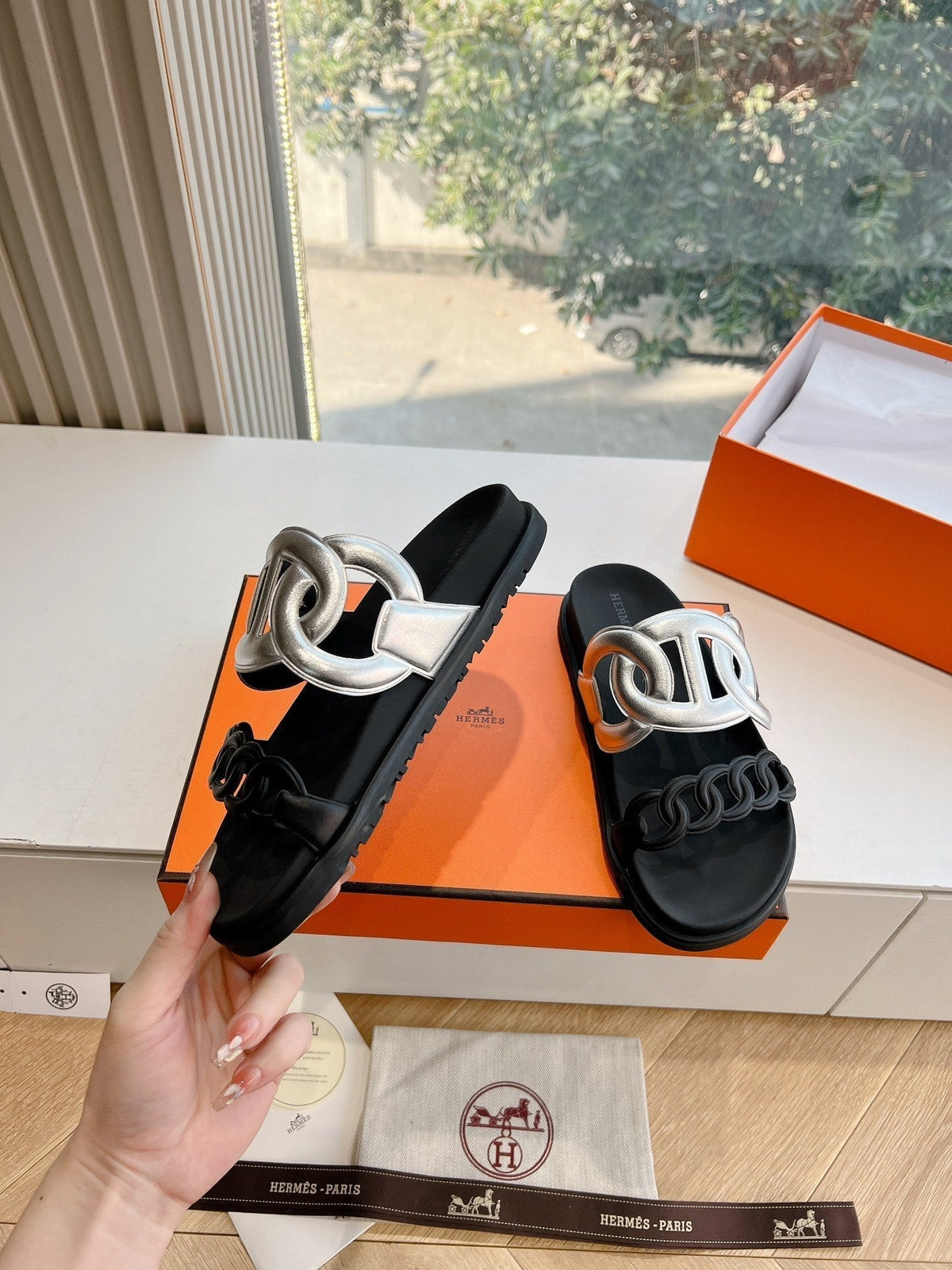 EXTRA SANDAL IN SILVER MIX BLACK CALFSKIN