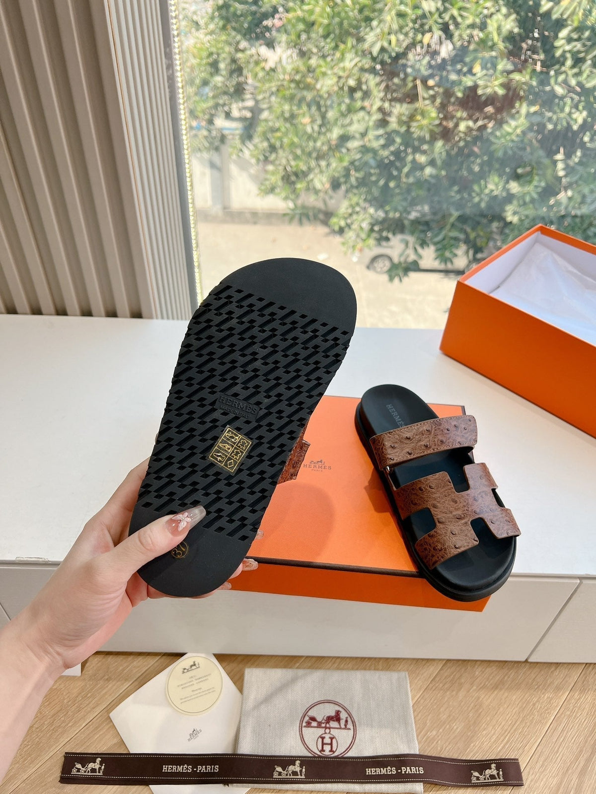 CHYPRE SANDAL IN CHOCOLATE BROWN GRAINED CALFSKIN