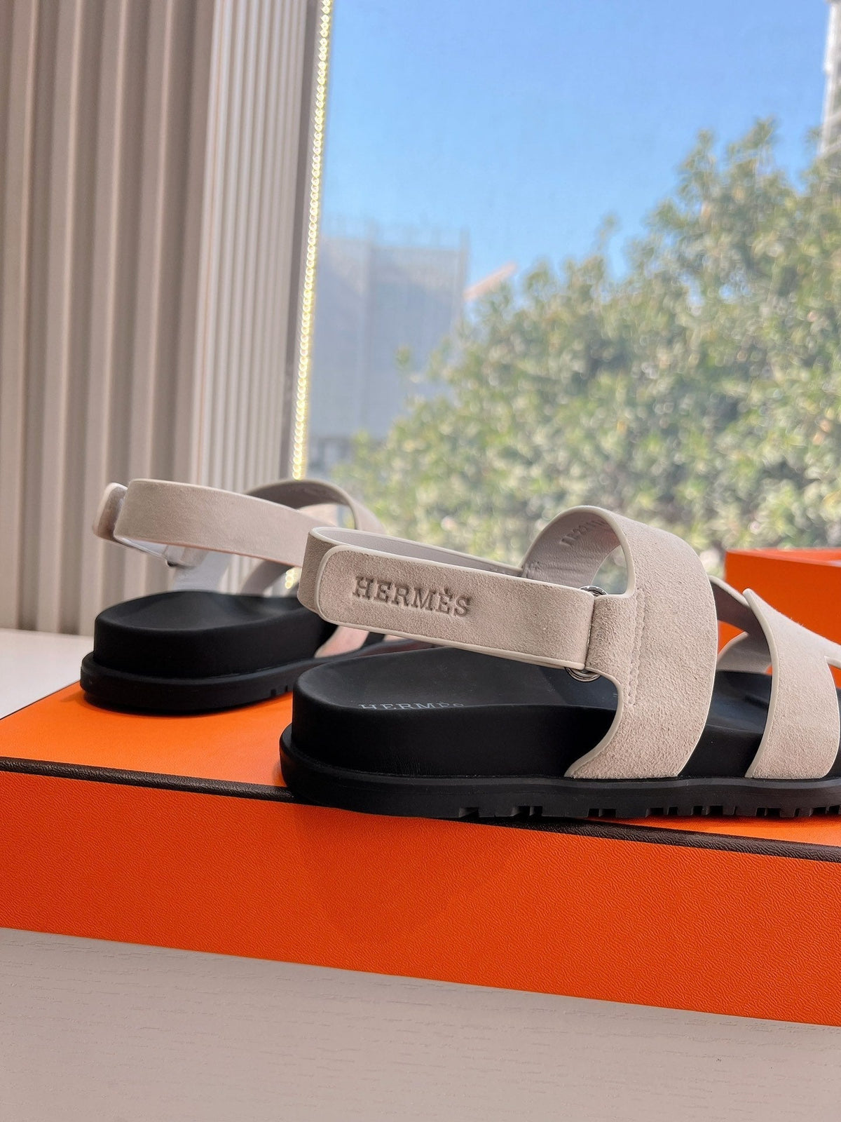 HM 25 Genius Sandal Grey Suede Black Calfskin