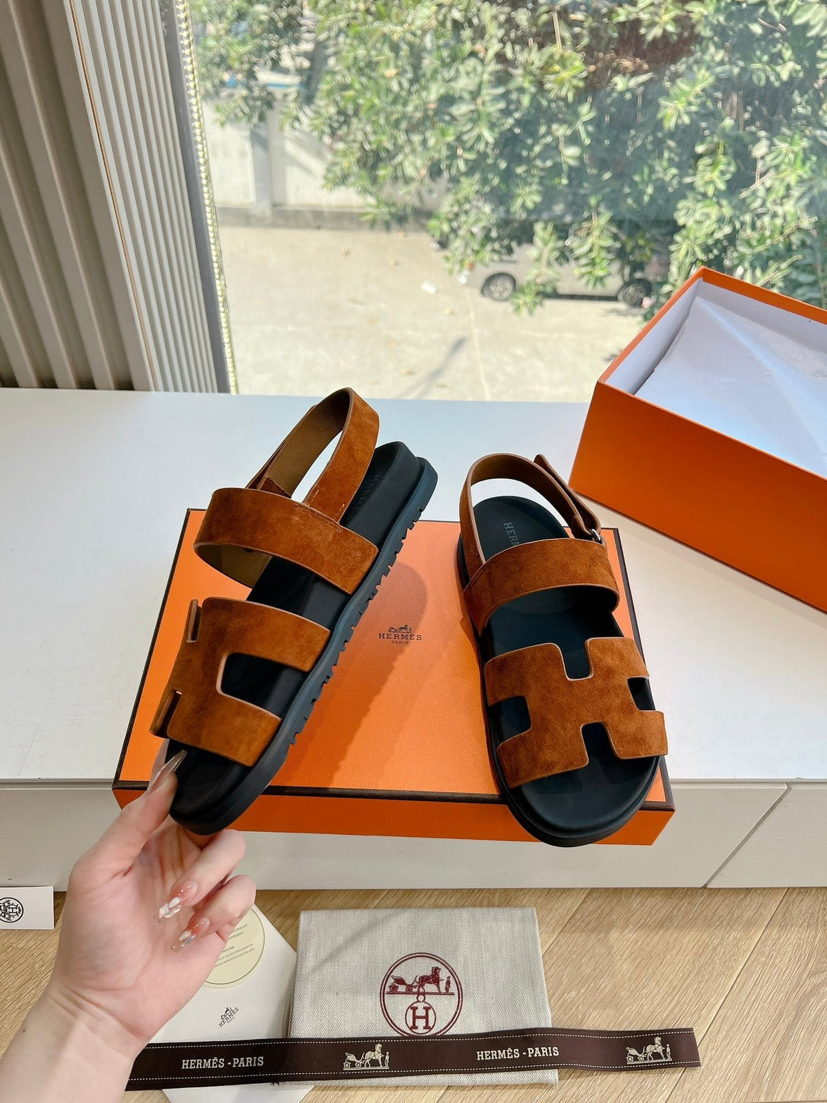 HM 25 Genius Sandal Gold Suede Black Calfskin