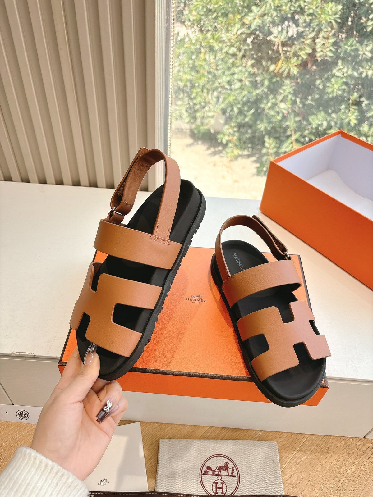 HM 25 Genius Sandal Gold Black Calfskin