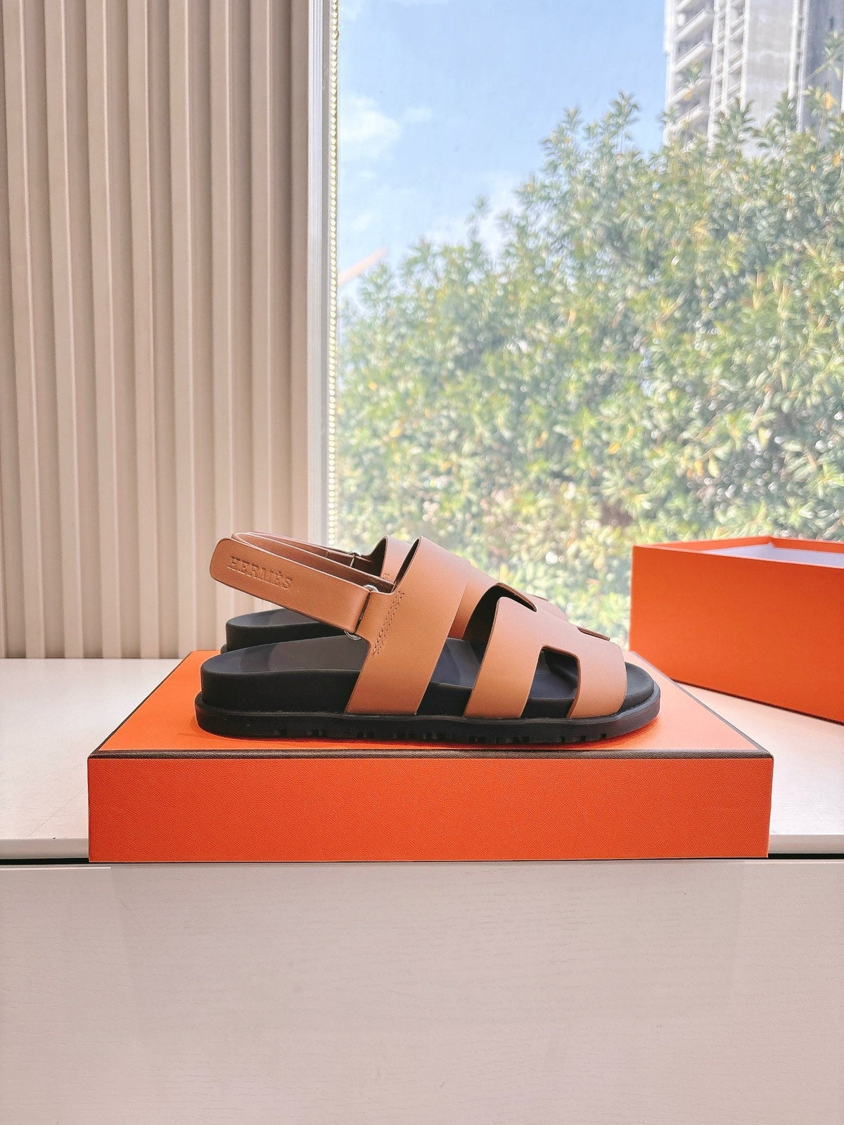 HM 25 Genius Sandal Gold Black Calfskin