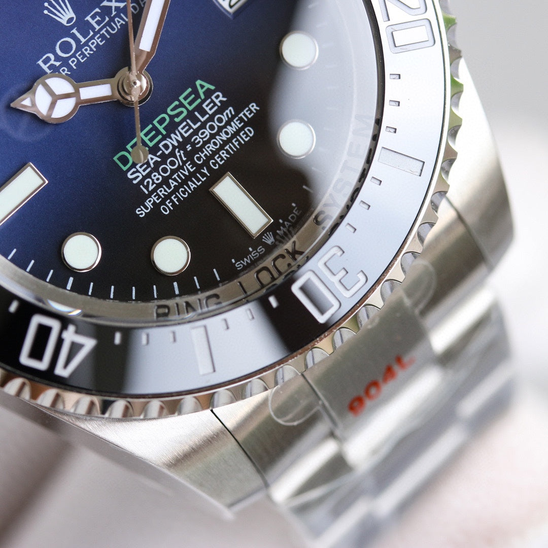 Rolex Sea- Dweller 44mm Silver Blue Dial