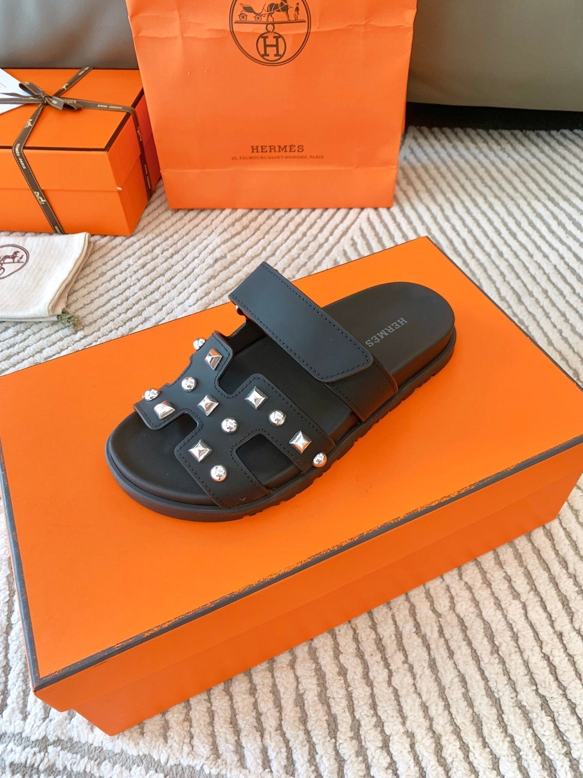 HM Chypre Sandal Black With White Stones Lambskin 963500