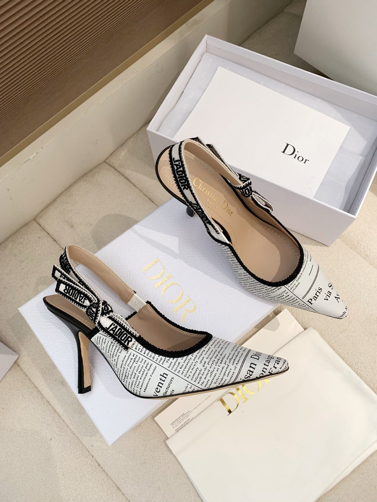 CD 26 Slingback 95 White Black Technology Fabric 614906