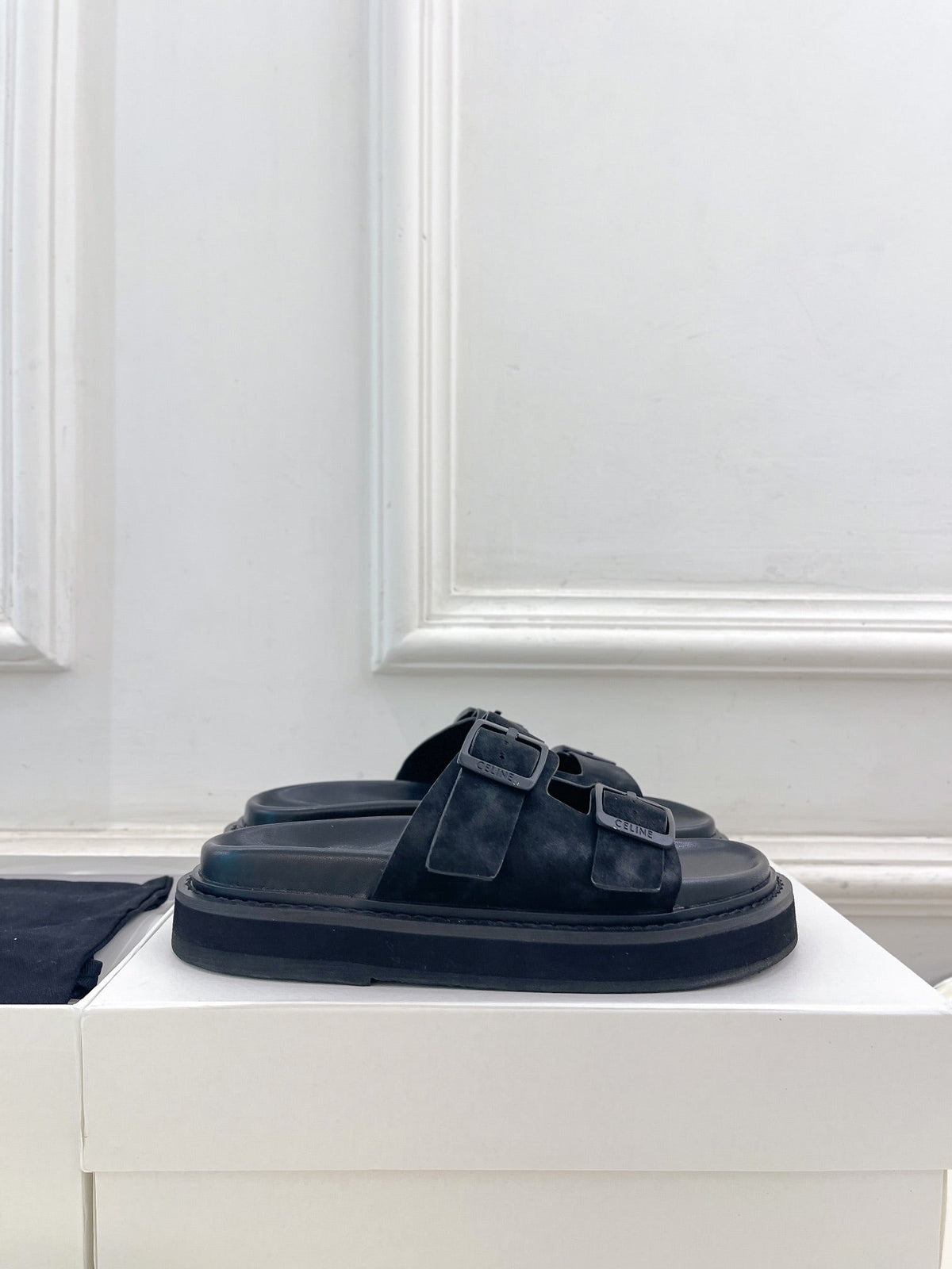 DAD SANDAL MULE IN BLACK SUEDE