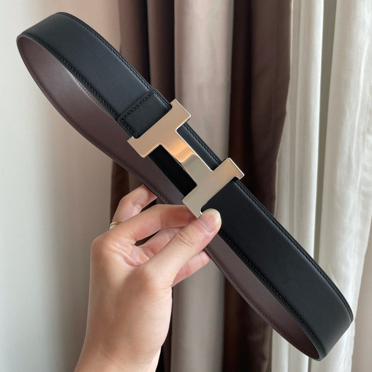 H CONSTANCE BELT 38MM SILVER BUCKLE BLACK CHOCOLATE LEATHER