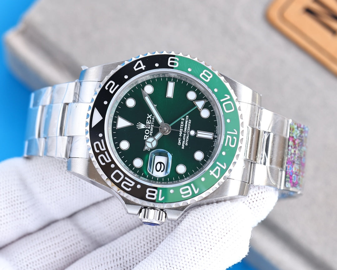GMT-MASTER II CUSTOM GREEN BLACK BEZEL GREEN DIAL OYSTER BRACELET
