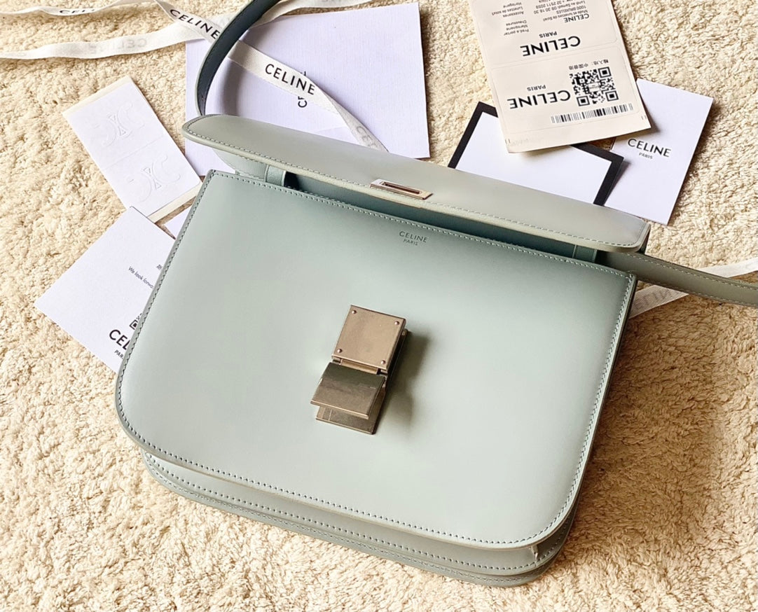 CELINE MEDIUM CLASSIQUE BAG 24CM LIGHT GREEN CALFSKIN