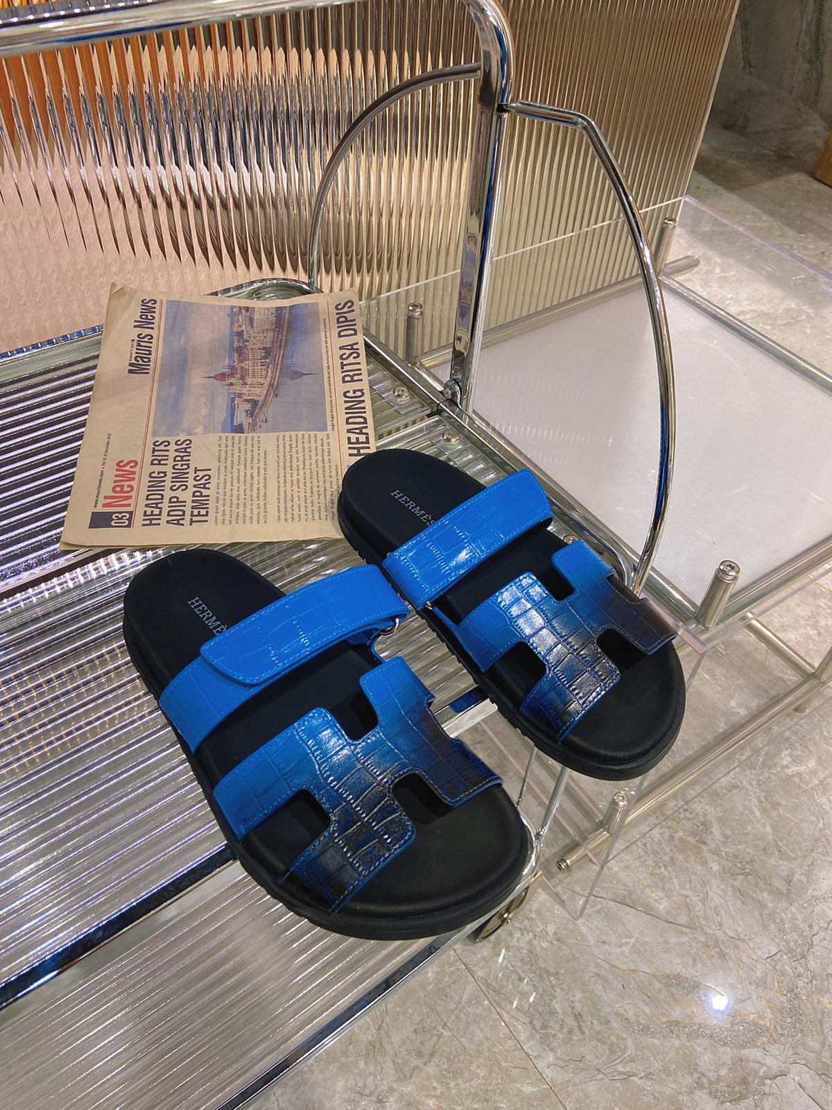 CHYPRE SANDAL OMBRE BLACK COBALT CALFSKIN