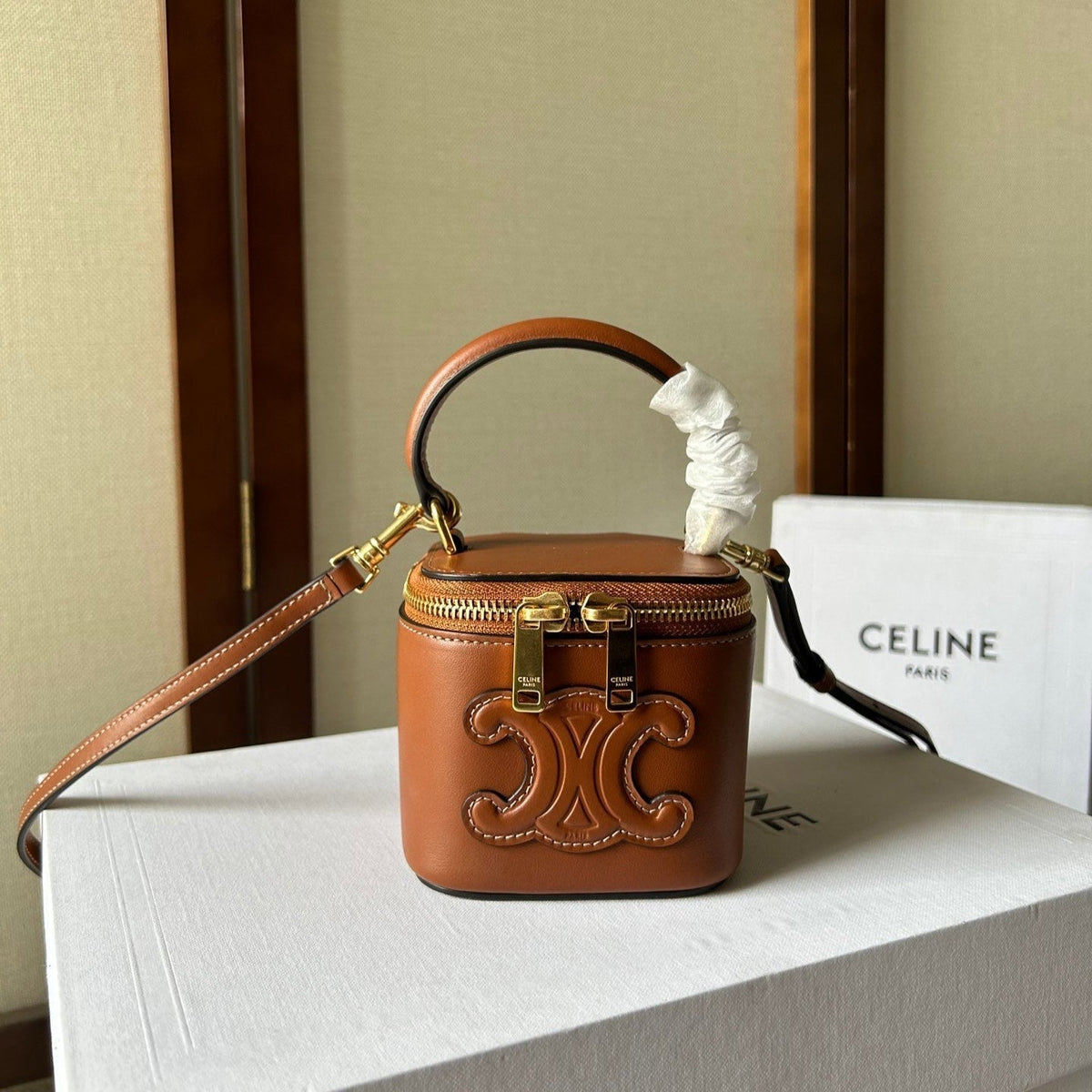 MINI VANITY CASE CUIR TRIOMPHE 9 IN BRONZE BROWN SMOOTH CALFSKIN