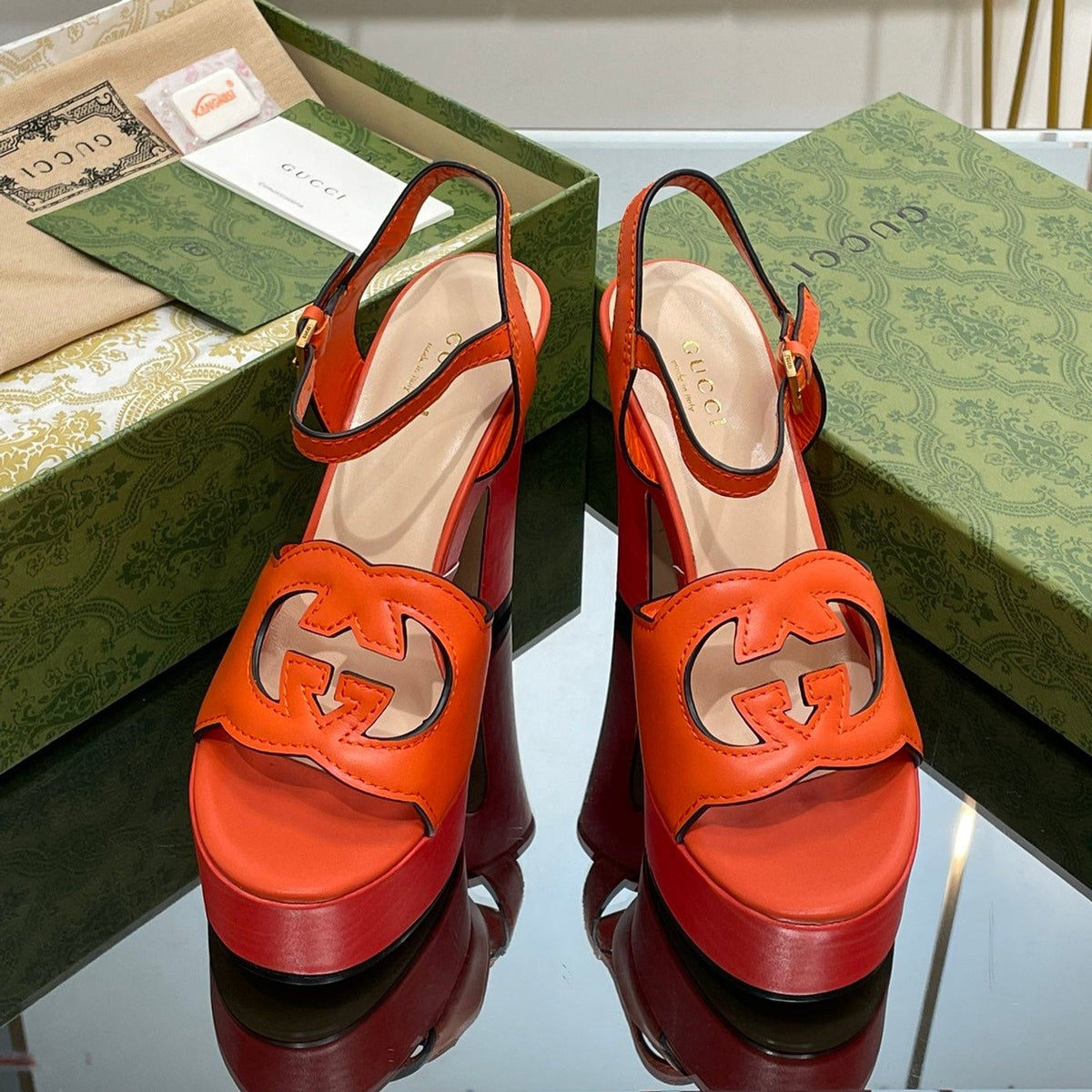 GG 120 INTERLOCKING G SANDAL ORANGE CALFSKIN