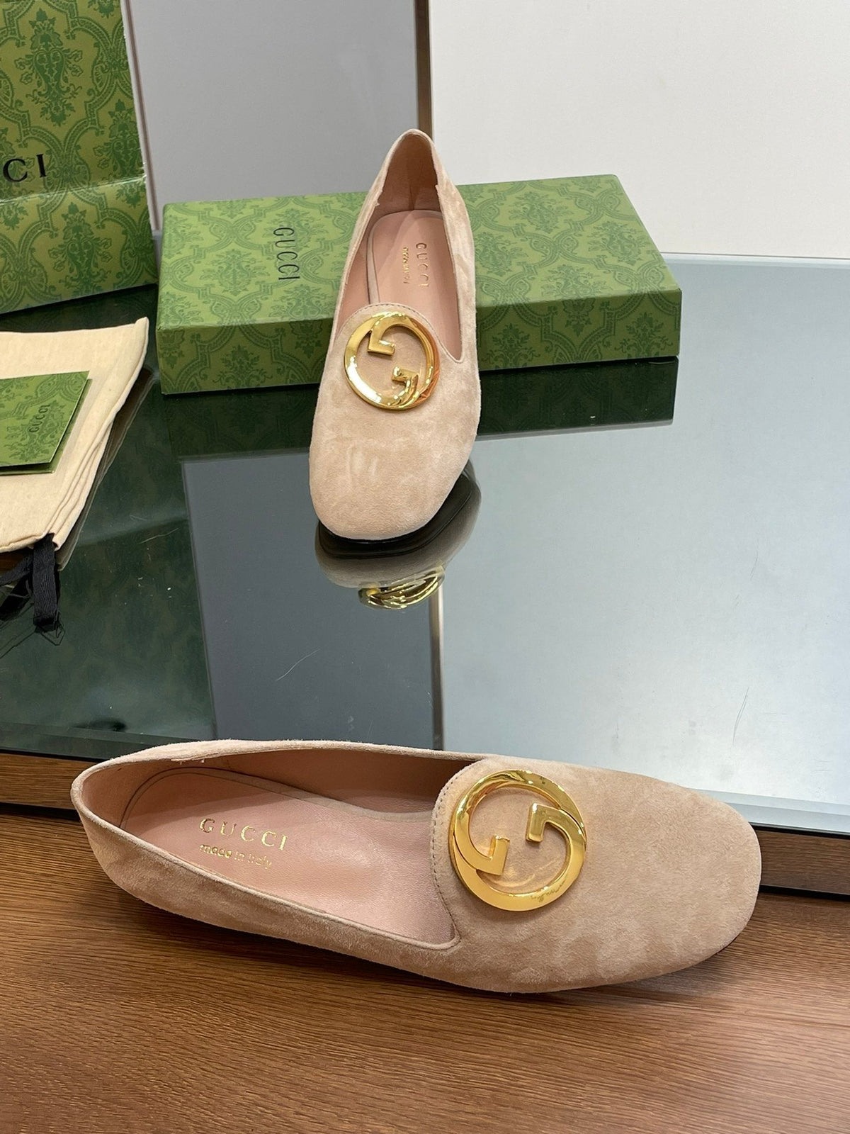 BLONDIE LOGO-PLAQUE LOAFERS IN ECRU BEIGE SUEDE