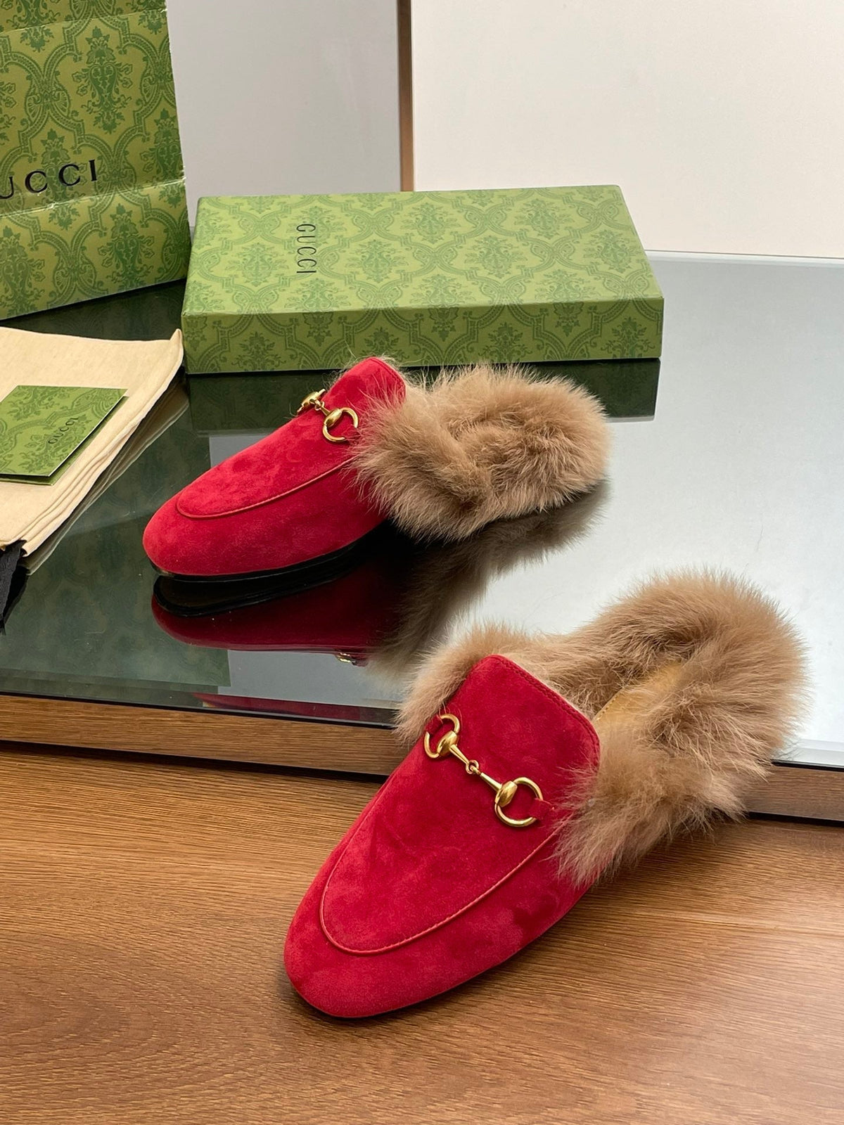 HORSEBIT MULE IN CRIMSON RED SUEDE AND LAMB WOOL LINING