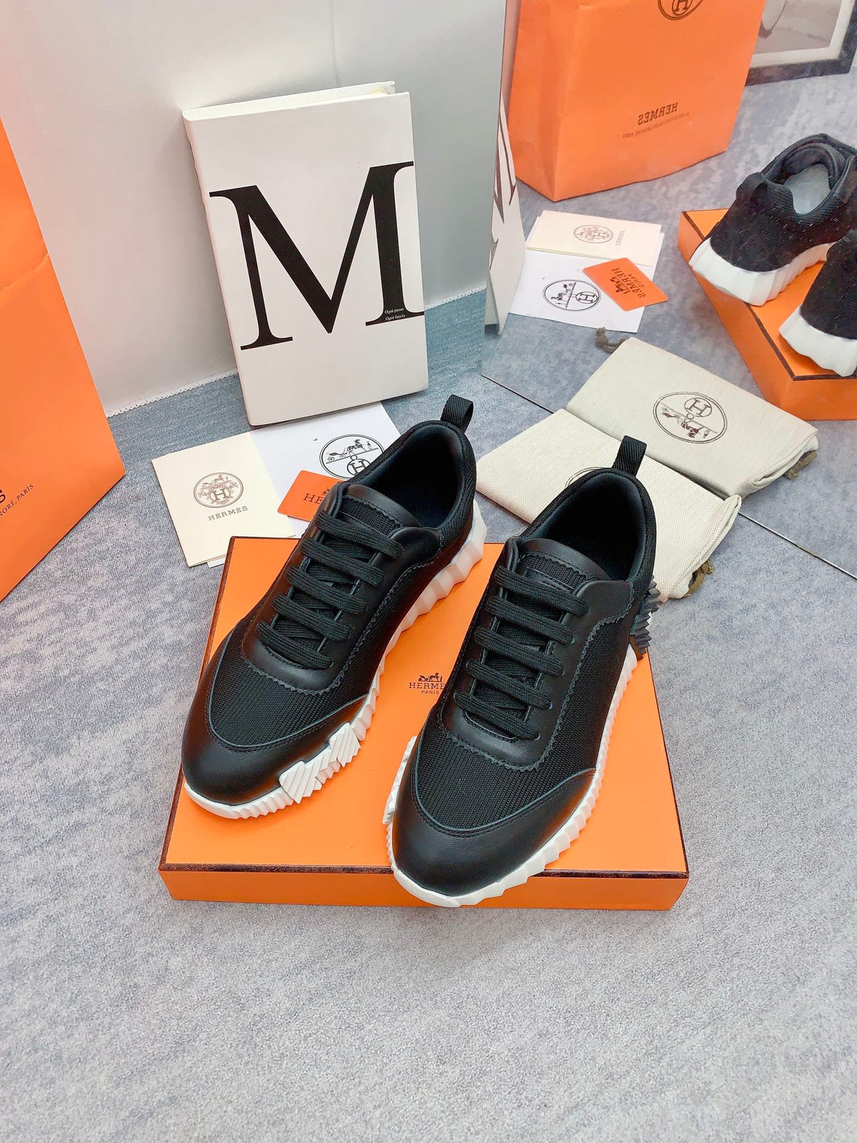 HM Bouncing Sneaker In Black Mesh Fabric 106451