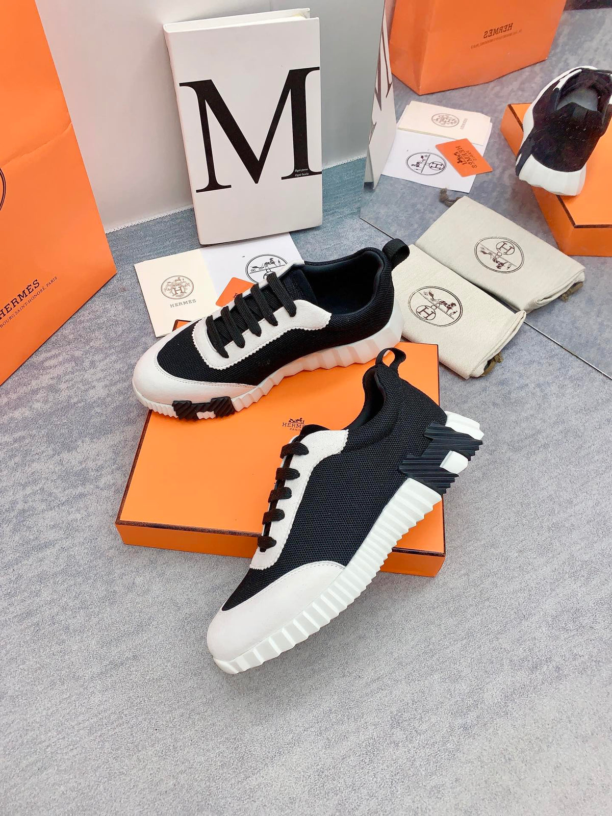 HM Bouncing Sneaker In Black Mesh Fabric 106459