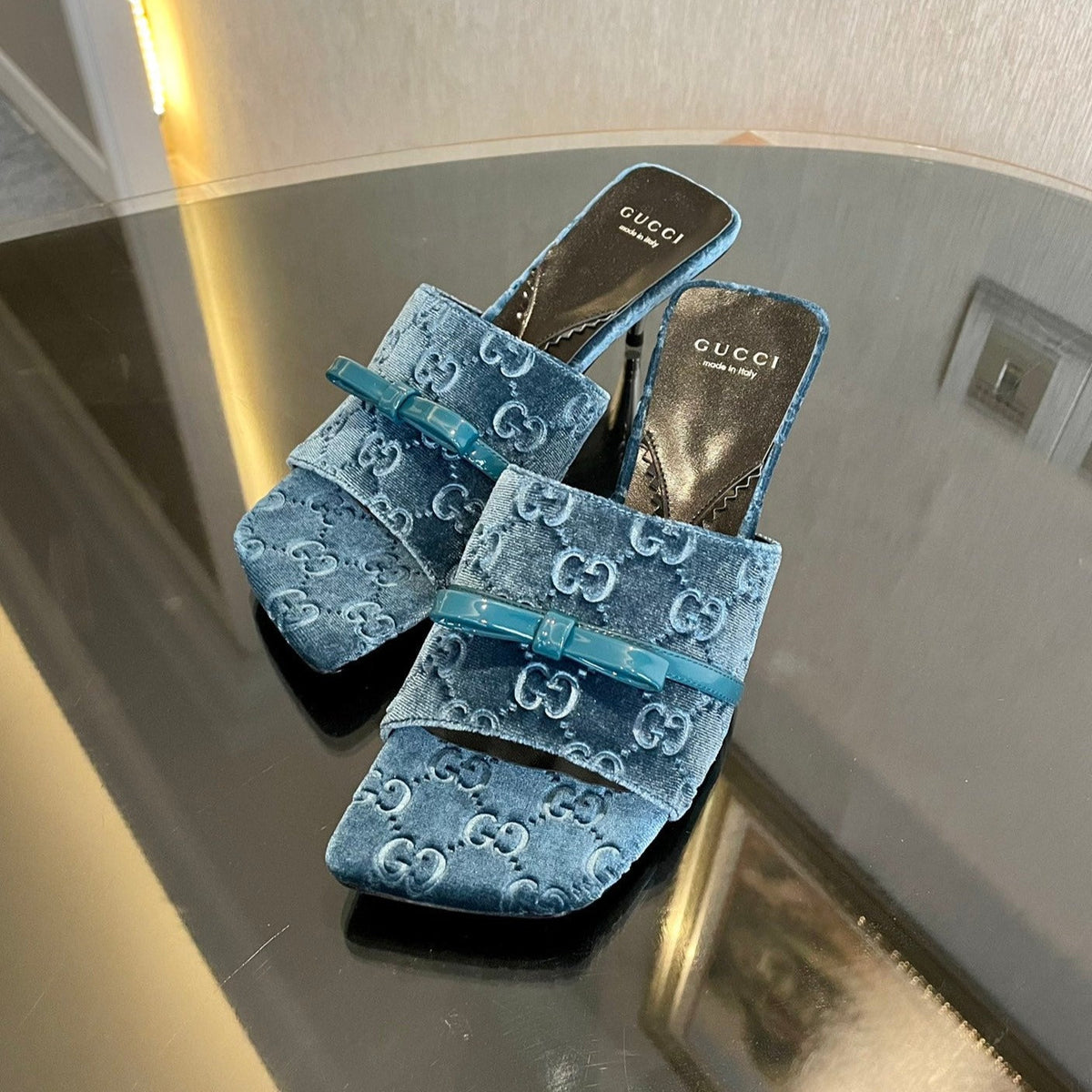 GG VELVET HIGH HEEL SANDALS WITH BEAUTIFUL LOGO DETAILS BLUE SKY