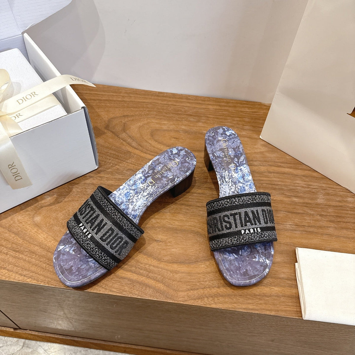 CD 26s Flower Flat Sandals 45 Canvas Cowhide 685487