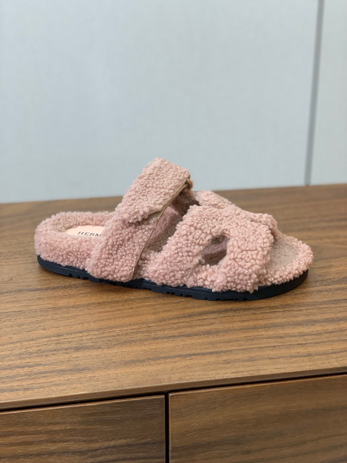 HM Chypre Sandal In Light Pink Lamb Wool  984184