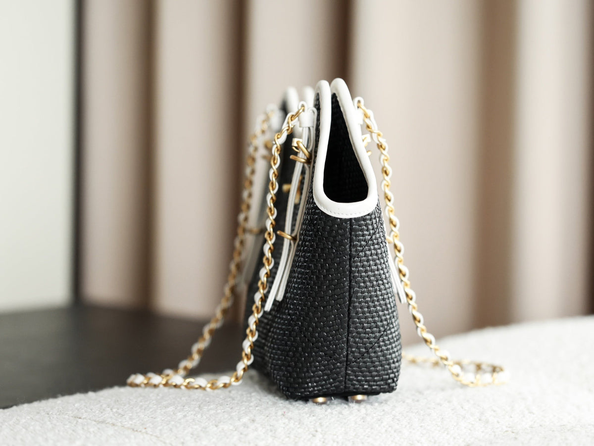 Chanel 2026 Maxi Hobo Bag 28cm Black Straw Leather 351070
