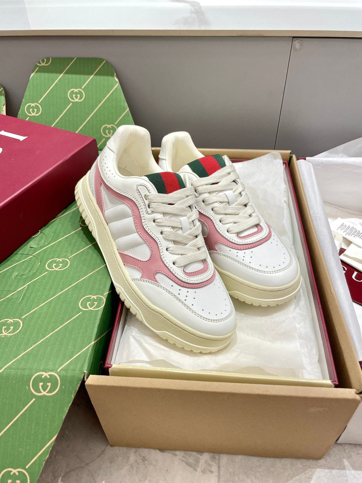GG 26 Sneaker White Pink Red Green Cowhide 632871