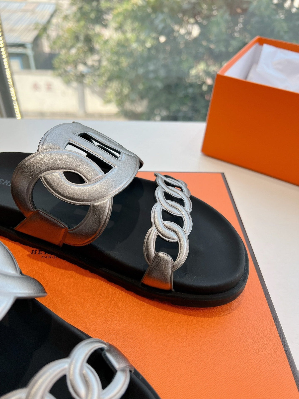 HM 25 Extra Sandal Black Silver Metalic Calfskin