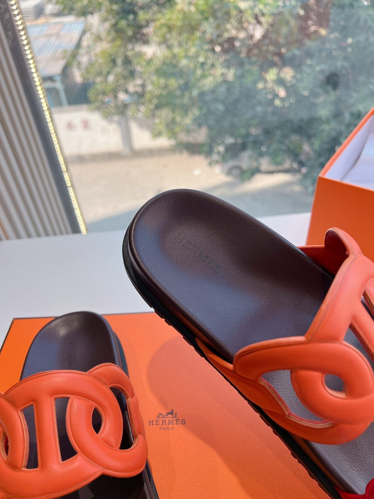 EXTRA SANDAL IN CHERRY RED MIX FIRE ORANGE CALFSKIN